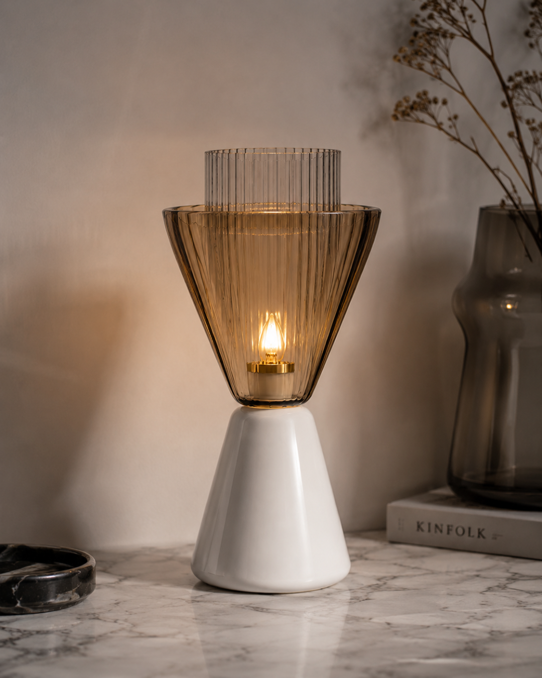 Lampe de table marbre et verre : Carafe nervurée