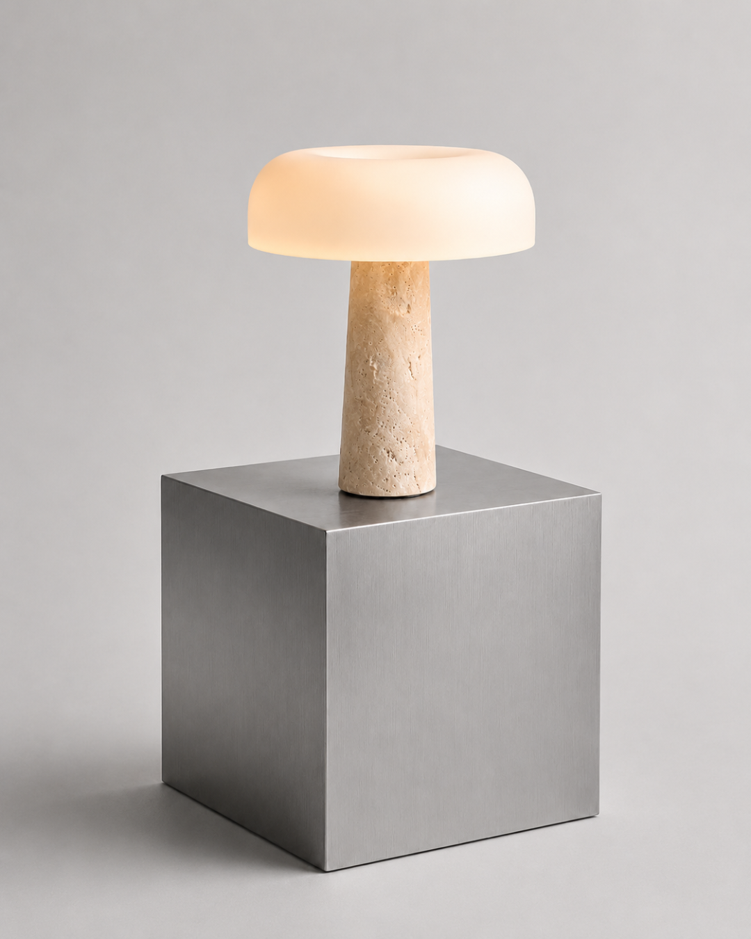Lampe à poser champignon : travertin et verre soufflé