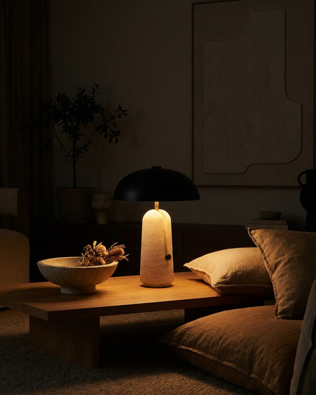 Lampe à poser : travertin et abat-jour hémisphérique noir
