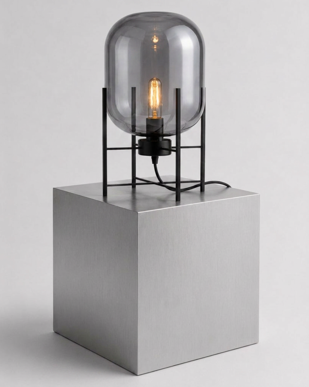 Lampe de table verre et trépied métal : Globe sur pieds
