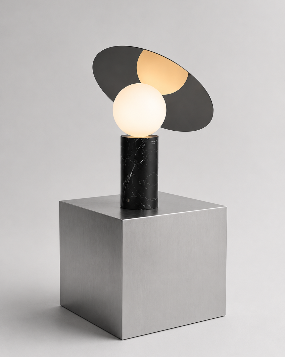 Lampe de table marbre et métal : Globe et disque