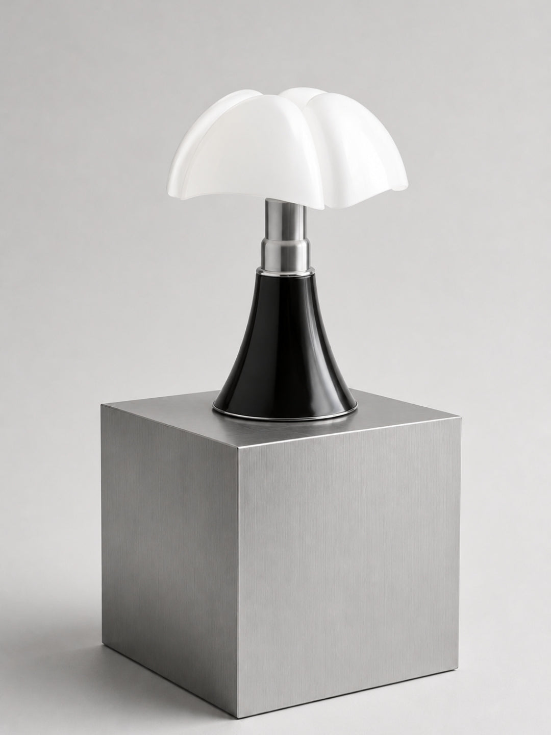 Lampe de table design chauve-souris