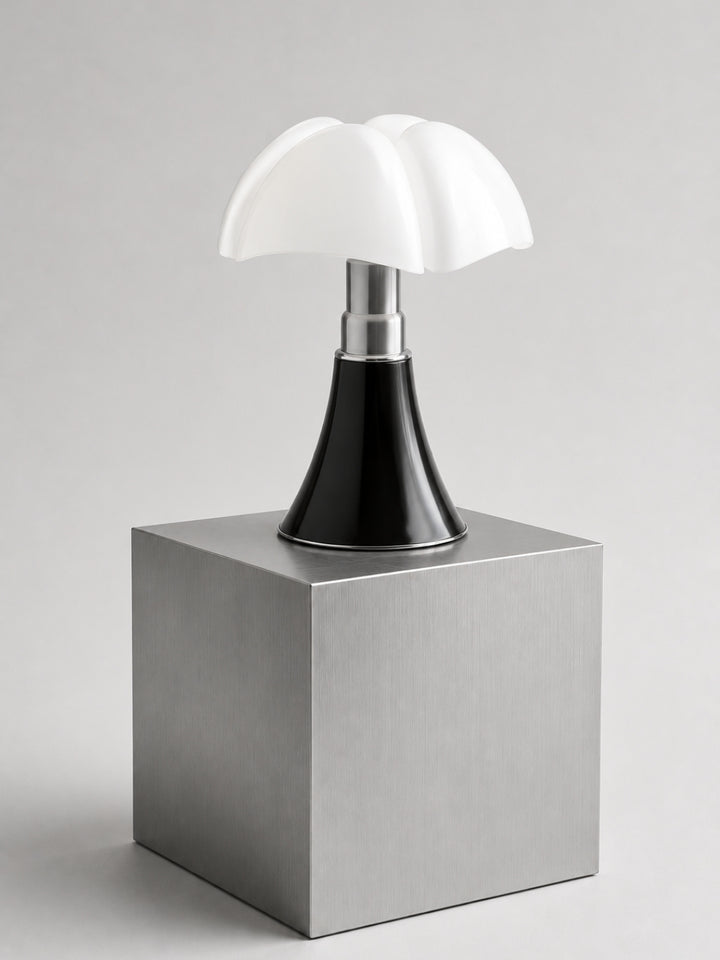 Lampe de table design chauve-souris