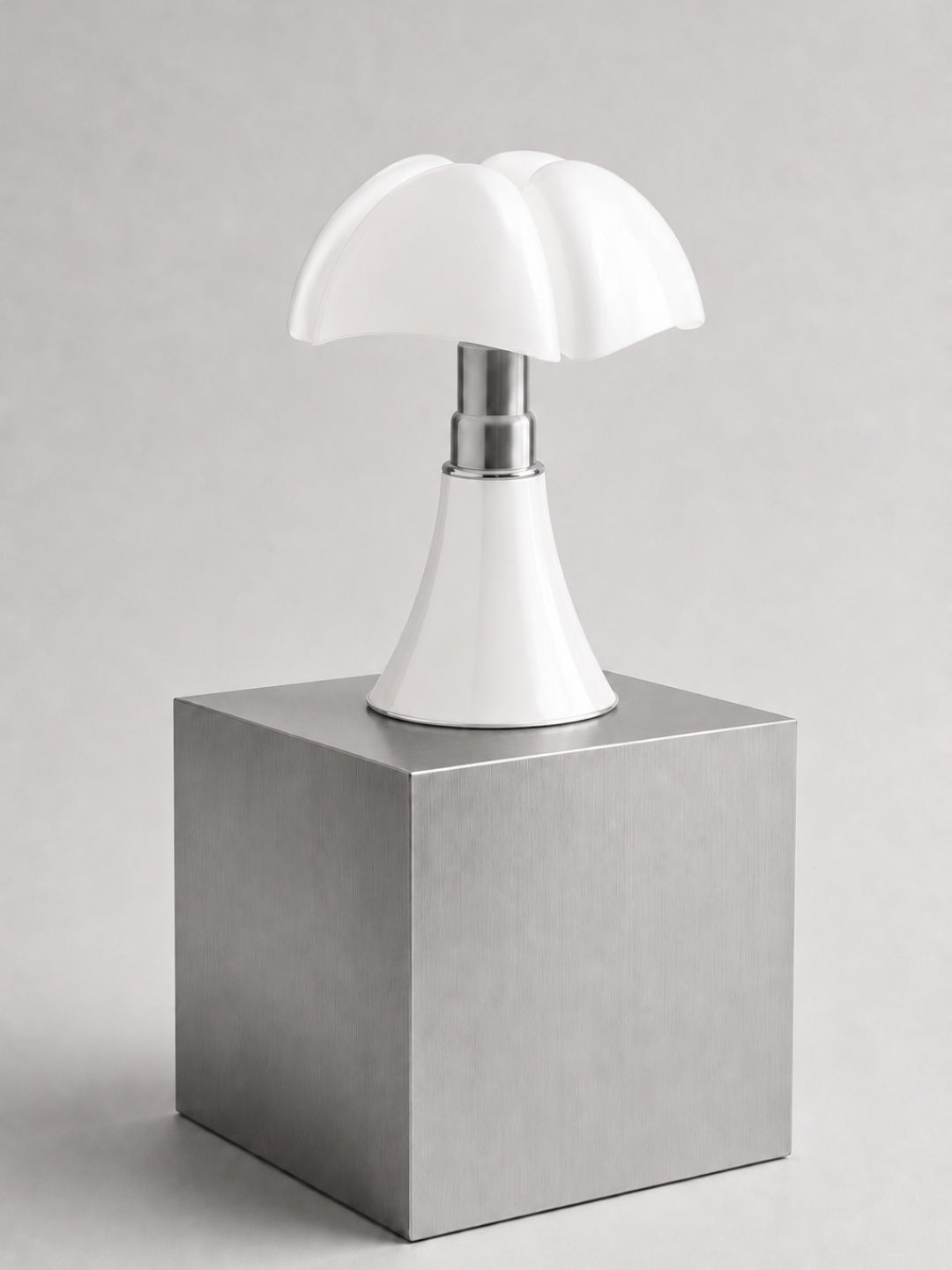 Lampe de table design chauve-souris