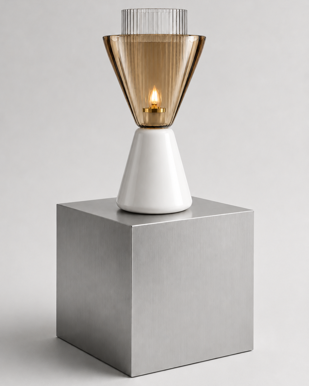 Lampe de table marbre et verre : Carafe nervurée