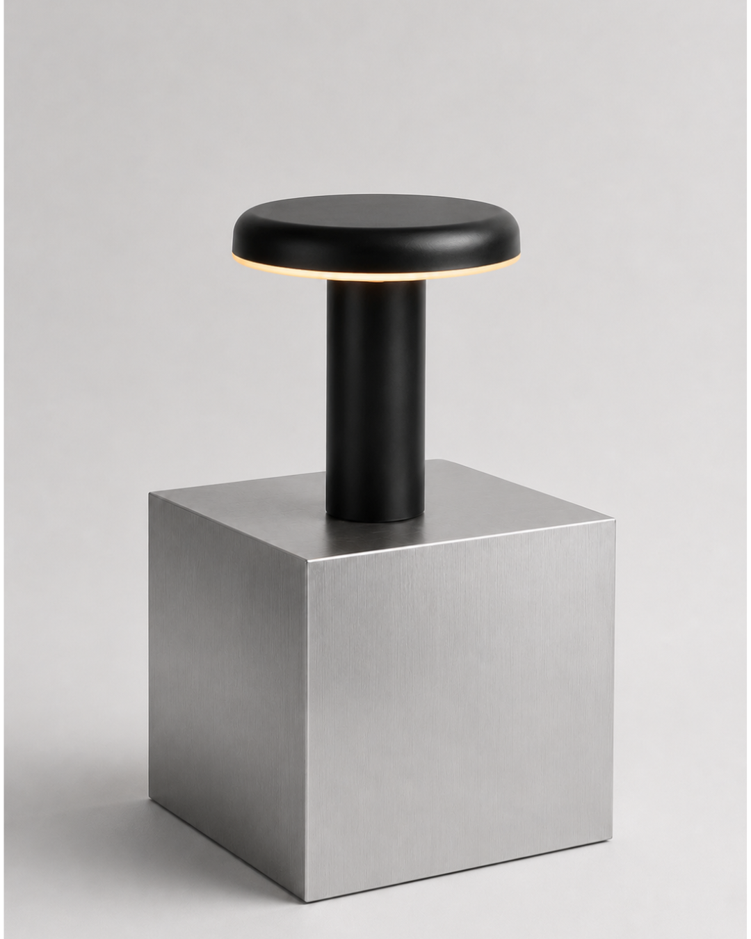 Lampe de table métal : Disque minimaliste noir